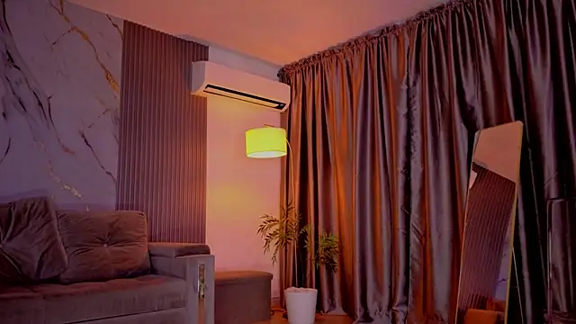 HannaByron online show from March 13, 3:33 am