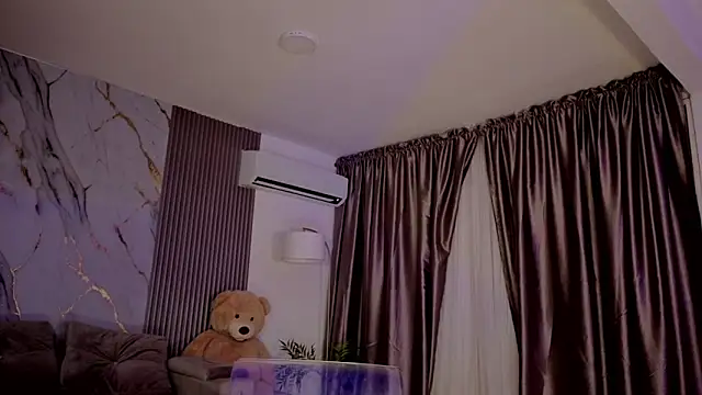 HannaByron online show from March 26, 4:11 am