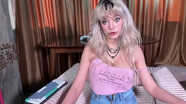 Snapshot of Eerectioneering chatting on March 29, 11:45 am Eerectioneering online show from March 29, 11:45 am