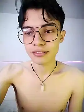 Snapshot of Dmitri_Aksnes chatting on December 1, 8:42 pm Dmitri Aksnes online show from December 1, 8:42 pm