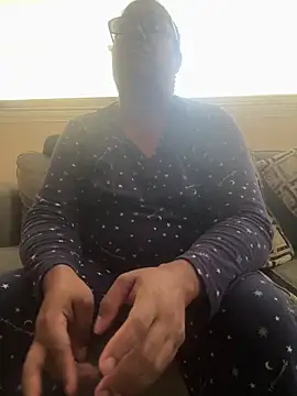 ebonyred online show from December 20, 3:04 pm