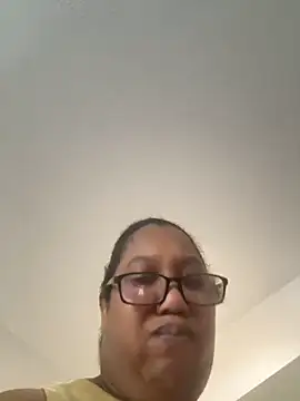 Snapshot of ebonyred chatting on September 12, 12:49 pm ebonyred online show from September 12, 12:49 pm