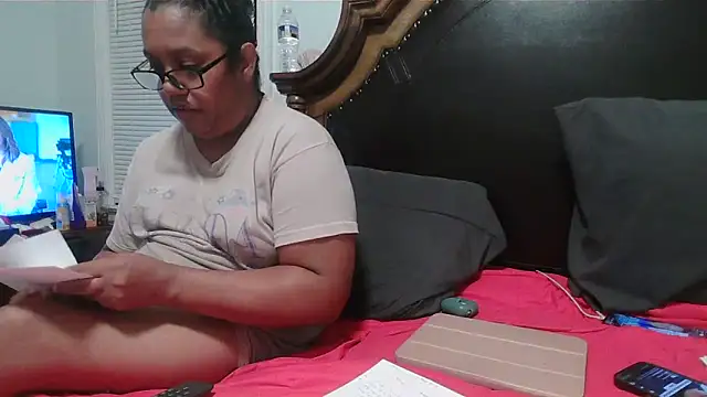 ebonyred online show from January 5, 11:19 pm