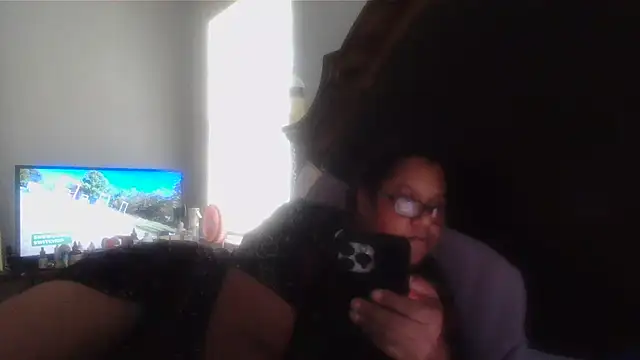 Snapshot of ebonyred chatting on July 18, 3:20 pm ebonyred online show from July 18, 3:20 pm