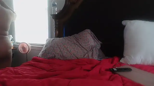 ebonyred online show from April 22, 1:51 pm