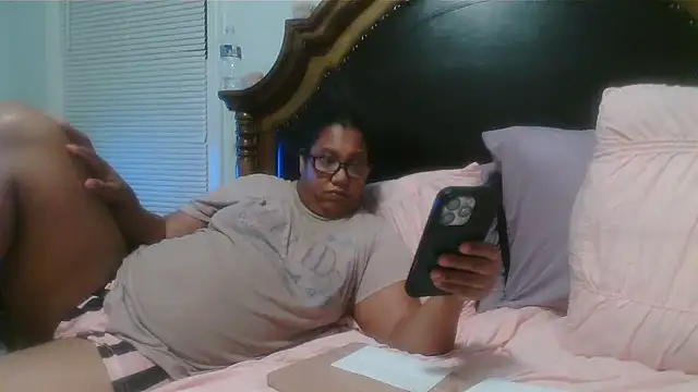 ebonyred online show from May 13, 1:23 am