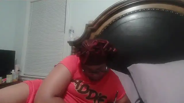 ebonyred online show from February 18, 2:42 am