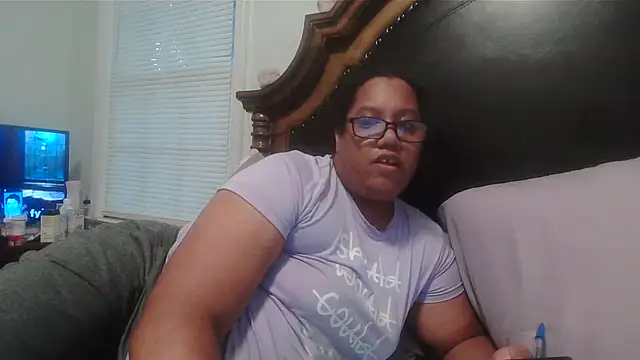 ebonyred online show from March 16, 10:45 pm