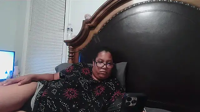 ebonyred online show from November 27, 2:56 am