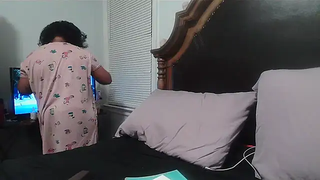 ebonyred online show from February 13, 1:16 am