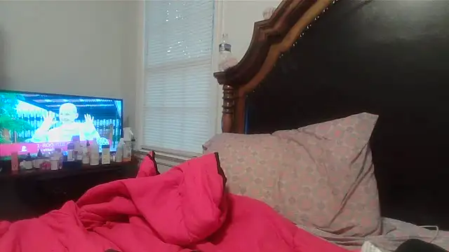 ebonyred online show from April 5, 10:49 pm