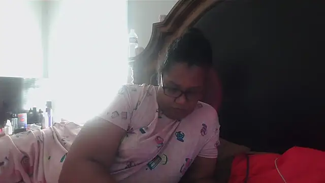 ebonyred online show from November 20, 1:45 pm