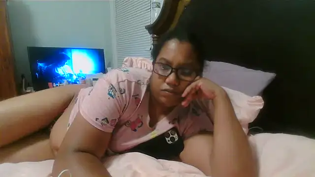 ebonyred online show from April 28, 2:27 am
