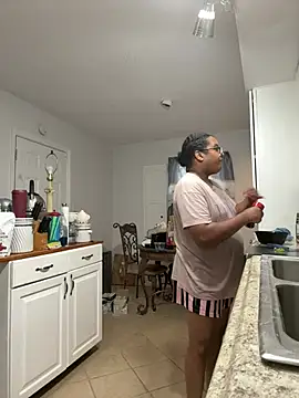 ebonyred online show from May 7, 1:25 pm