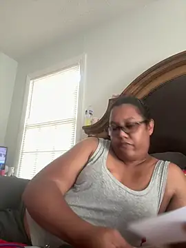 Snapshot of ebonyred chatting on June 10, 7:04 pm ebonyred online show from June 10, 7:04 pm