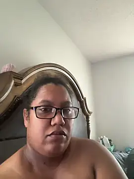 Snapshot of ebonyred chatting on June 21, 1:50 pm ebonyred online show from June 21, 1:50 pm