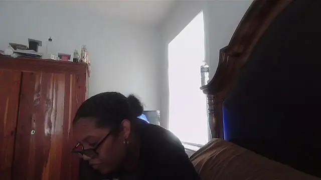 ebonyred online show from October 24, 5:34 pm