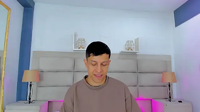 Snapshot of AgarEvans chatting on December 5, 4:44 am AgarEvans online show from December 5, 4:44 am