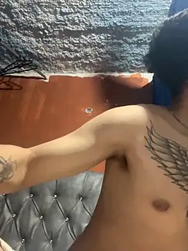 AgarEvans online show from April 4, 3:40 pm