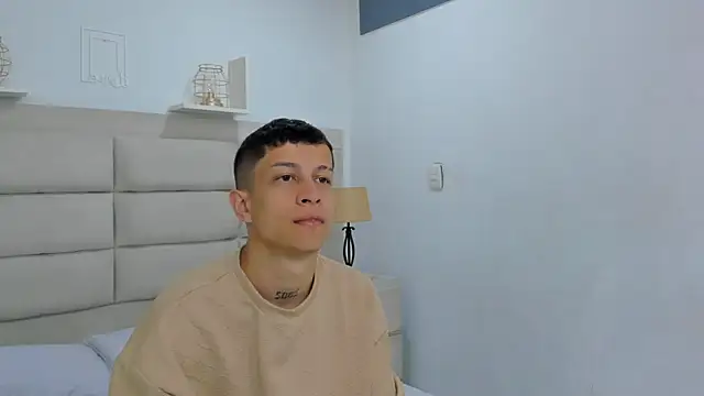 Snapshot of AgarEvans chatting on December 2, 4:47 am AgarEvans online show from December 2, 4:47 am