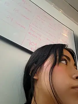 sylvana 19 online show from September 11, 4:07 pm