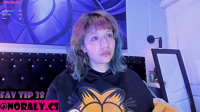 Snapshot of hey_noraly chatting on May 29, 5:13 am hey noraly online show from May 29, 5:13 am
