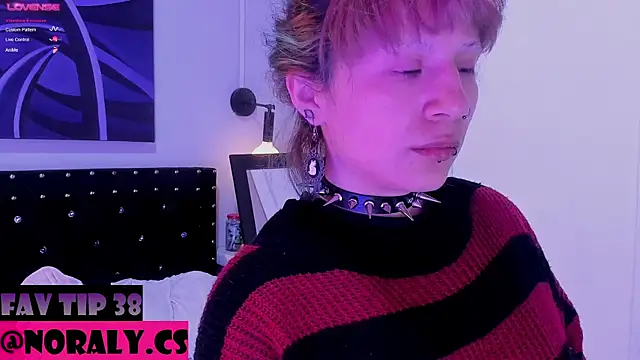 Snapshot of hey_noraly chatting on May 12, 4:09 am hey noraly online show from May 12, 4:09 am