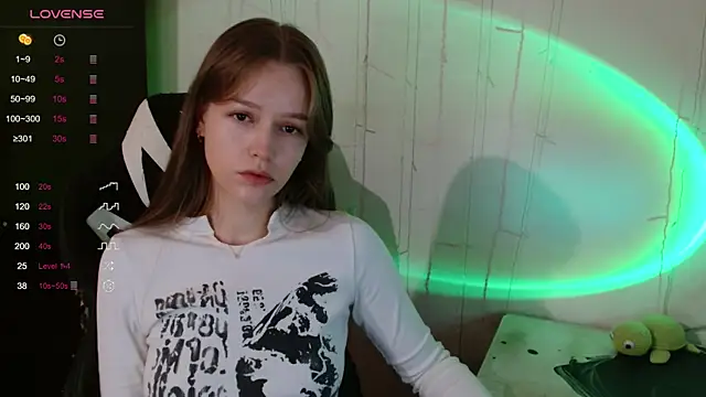 Snapshot of amelia_sweeti chatting on October 1, 8:46 pm amelia sweeti online show from October 1, 8:46 pm