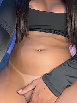 Francielediass online show from April 2, 3:46 am