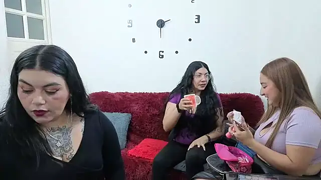  sweetcarla online show from June 20, 4:01 pm