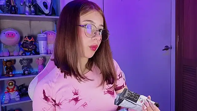 EmilyMiller  online show from November 14, 5:05 pm