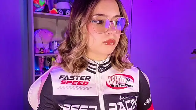 EmilyMiller  online show from May 27, 2:57 pm