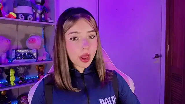 EmilyMiller  online show from April 14, 2:44 pm