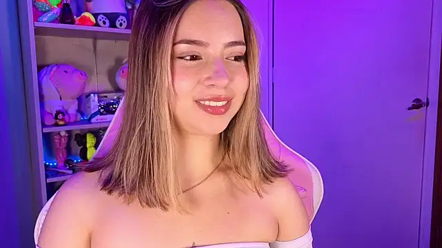 EmilyMiller  online show from May 22, 3:10 pm