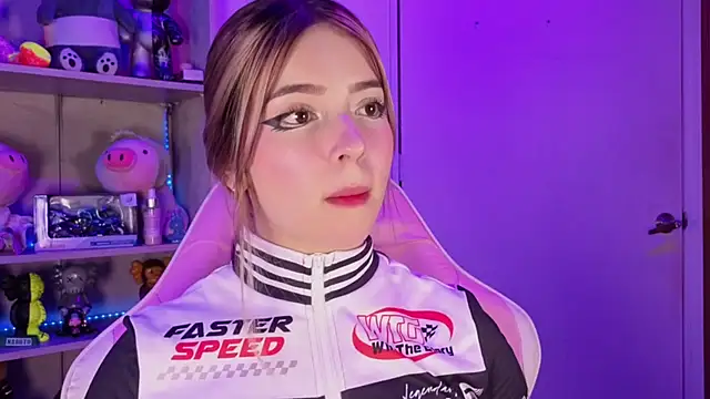 EmilyMiller  online show from March 18, 4:19 pm