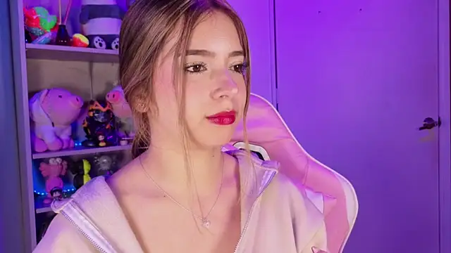 EmilyMiller  online show from February 3, 4:12 pm