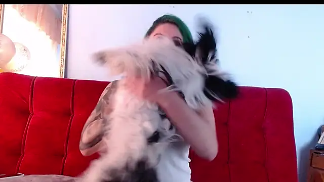 Snapshot of Tamararios chatting on December 1, 7:37 pm Tamararios online show from December 1, 7:37 pm