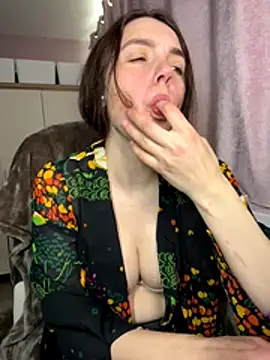 Snapshot of GillKelly chatting on November 27, 2:50 pm GillKelly online show from November 27, 2:50 pm