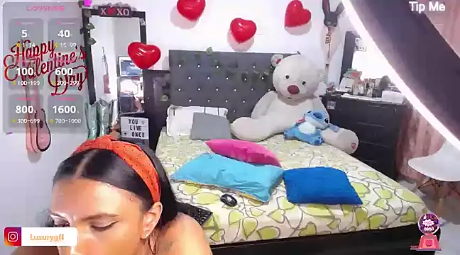 Snapshot of Pocahontaslovex chatting on February 15, 5:51 am Pocahontaslovex online show from February 15, 5:51 am