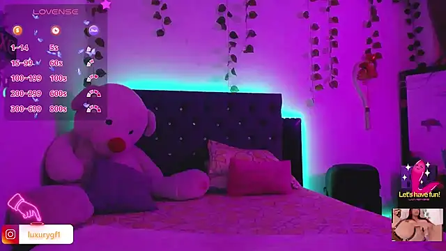 Snapshot of Pocahontaslovex chatting on October 24, 12:37 pm Pocahontaslovex online show from October 24, 12:37 pm