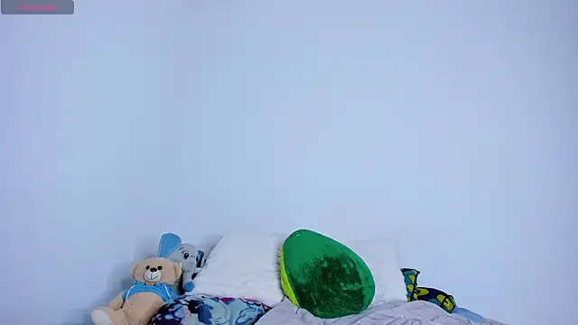 Snapshot of cheryl_blossom69 chatting on November 21, 2:43 am cheryl blossom69 online show from November 21, 2:43 am