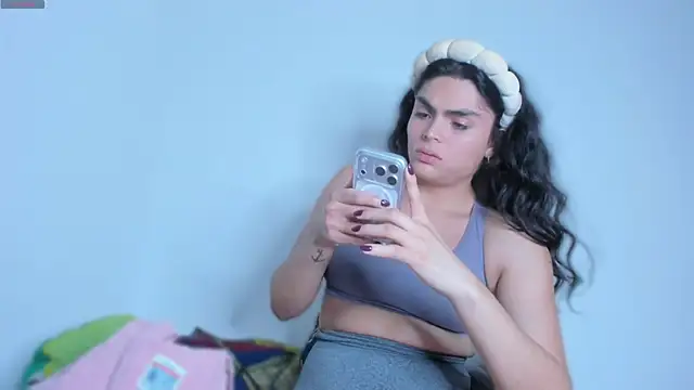 cheryl blossom69 online show from February 10, 1:04 am