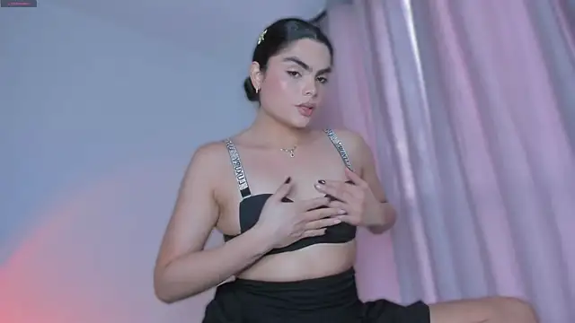 Snapshot of cheryl_blossom69 chatting on December 3, 9:36 pm cheryl blossom69 online show from December 3, 9:36 pm