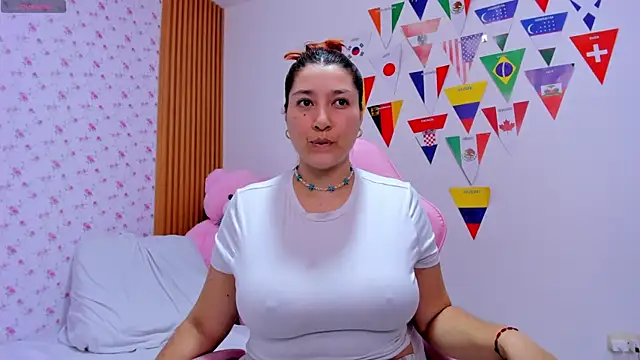Snapshot of Soyqueen chatting on July 9, 3:51 am Soyqueen online show from July 9, 3:51 am