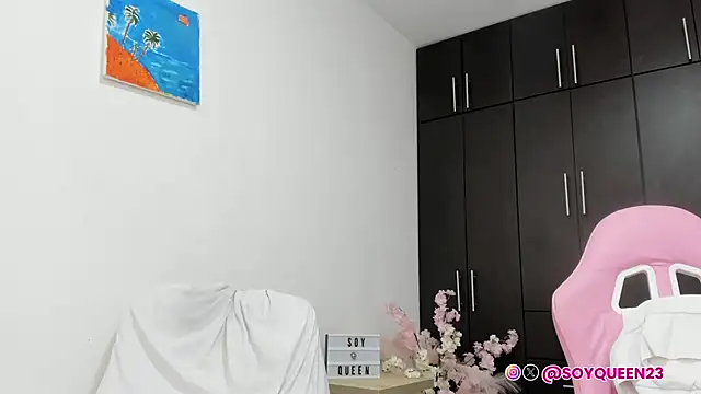 Snapshot of Soyqueen chatting on November 9, 6:17 am Soyqueen online show from November 9, 6:17 am