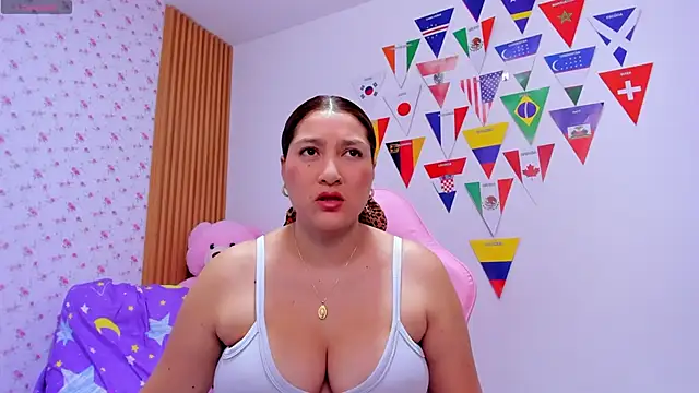 Snapshot of Soyqueen chatting on June 19, 3:12 am Soyqueen online show from June 19, 3:12 am