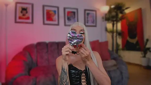 Snapshot of Taylor__foxxx chatting on May 22, 6:33 am Taylor foxxx online show from May 22, 6:33 am