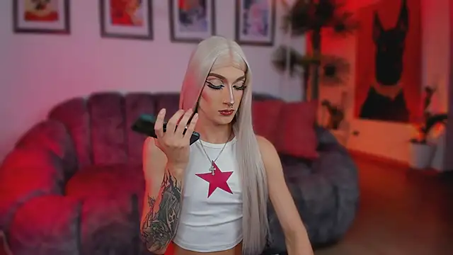 Taylor  foxxx online show from June 12, 6:33 am
