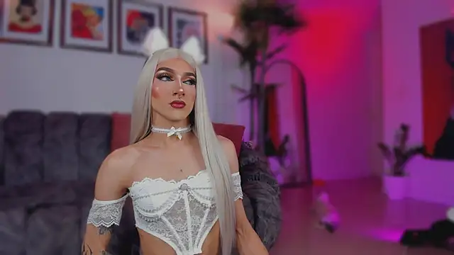 Taylor  foxxx online show from November 19, 5:40 am