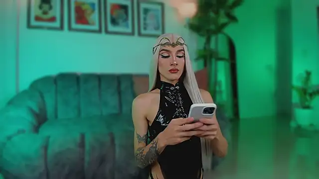 Taylor  foxxx online show from March 19, 6:02 am